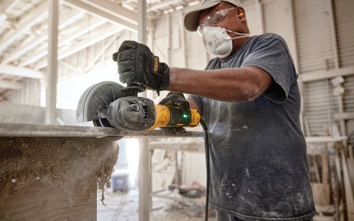 zastosowanie szlifierki kątowej sieciowej 125mm DEWALT DWE4369