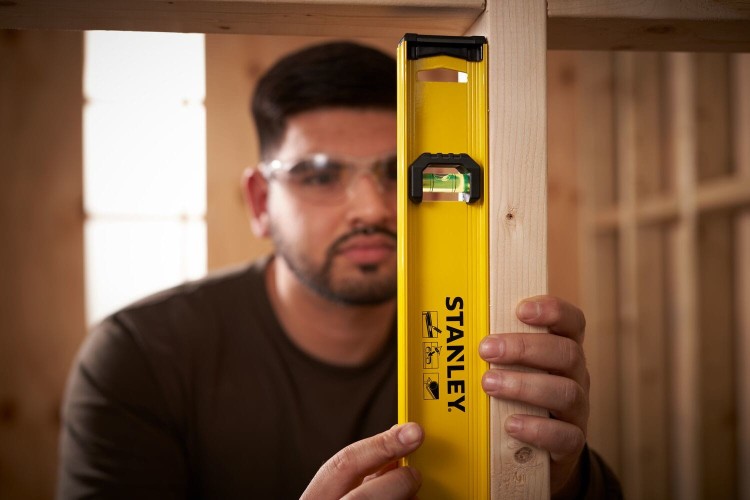 Zastosowanie poziomicy IBEAM 60cm Stanley 0-42-074