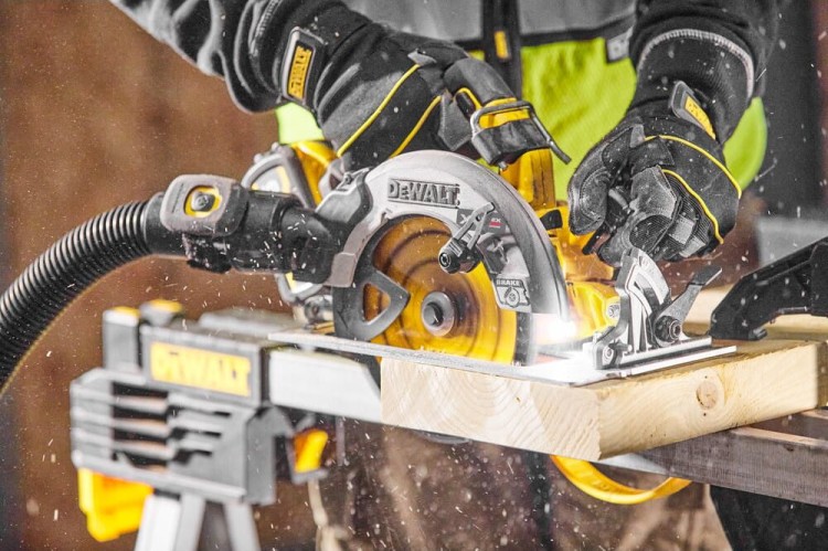 Pilarka tarczowa DeWALT DCS573 zastosowanie