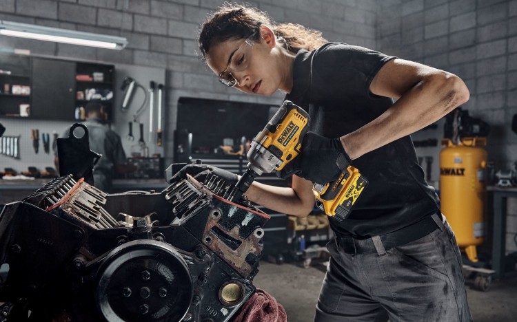 Klucz udarowy 1/2" 812Nm DeWALT DCF892NT