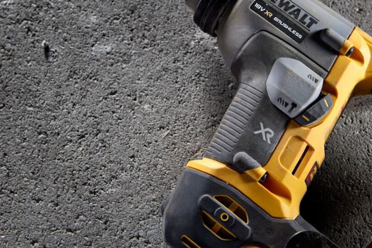 zastosowanie młotowiertarki akumulatorowej 18V DEWALT DCH172