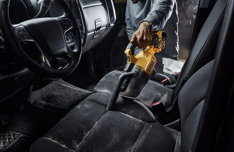 zastosowanie odkurzacza samochodowego DeWALT DCV501LN