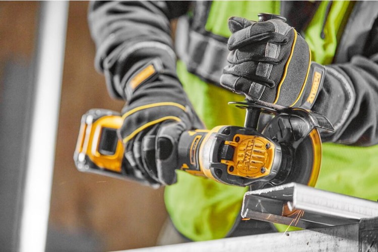 zastosowanie szlifierki kątowej akumulatorowej 18V DEWALT DCG416VSN