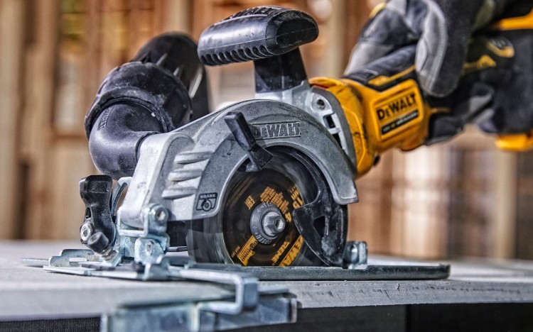 Pilarka tarczowa 115mm 18V DeWALT