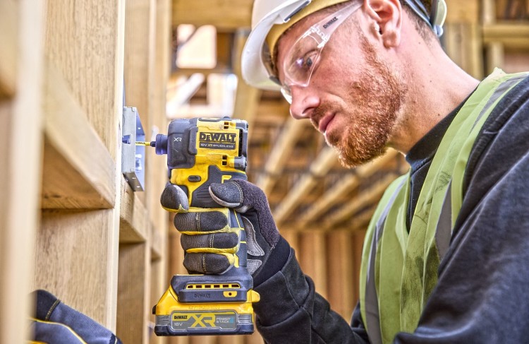 DeWALT DCF870NT Zakrętarka - Zastosowanie