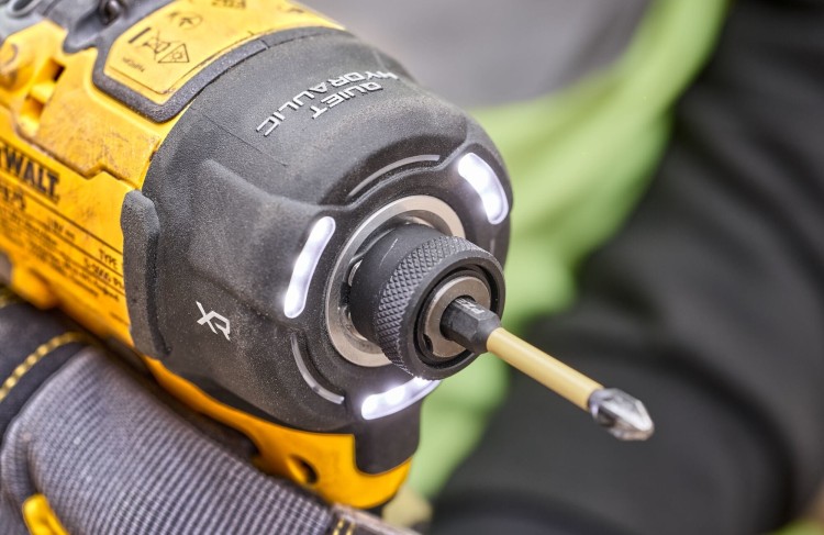 DeWALT DCF870N Zakrętarka udarowa olejowa