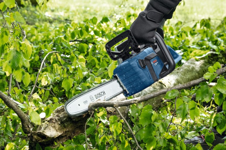 Piła łańcuchowa Bosch GKE 18V-40 zastosowanie