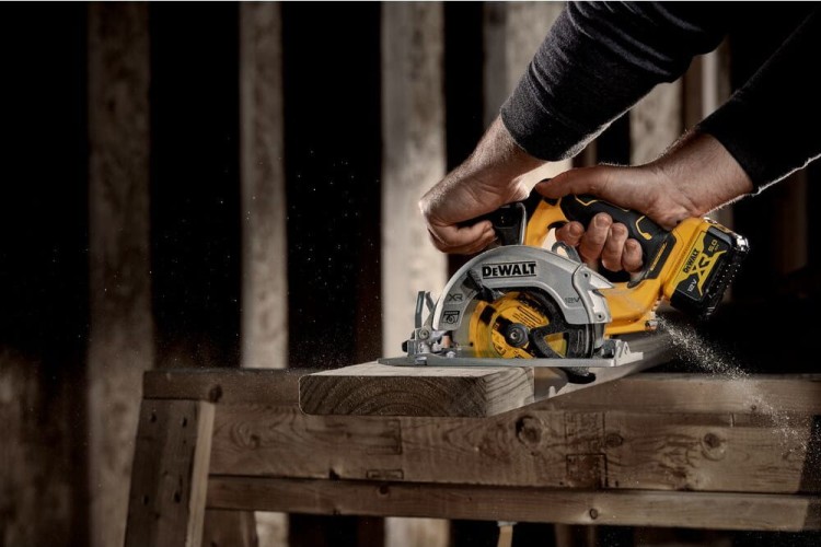 Pilarka tarczowa DEWALT DCS512N zastosowanie