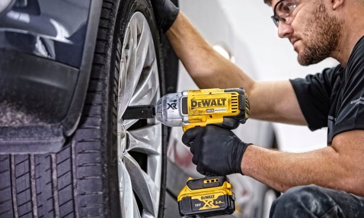 Zastosowanie klucza udarowego DeWALT DCF899