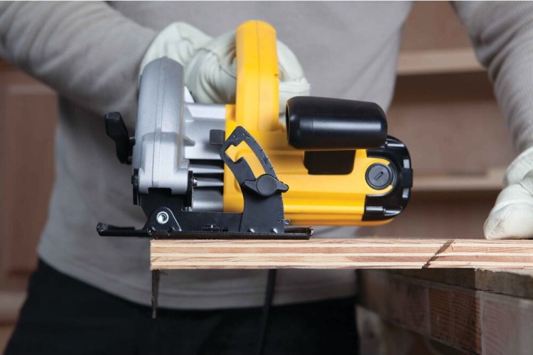 Pilarka tarczowa DeWALT DWE560 zastosowanie