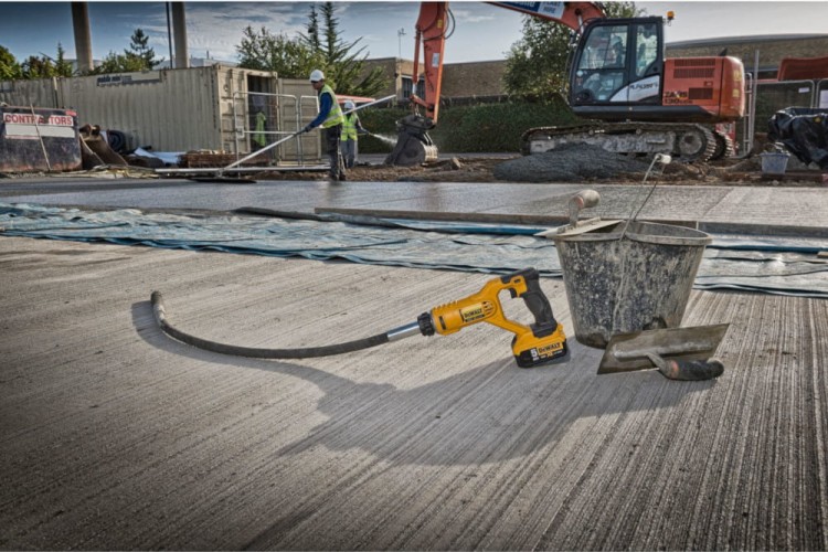Wibrator do betonu DeWALT DCE531N zastosowanie