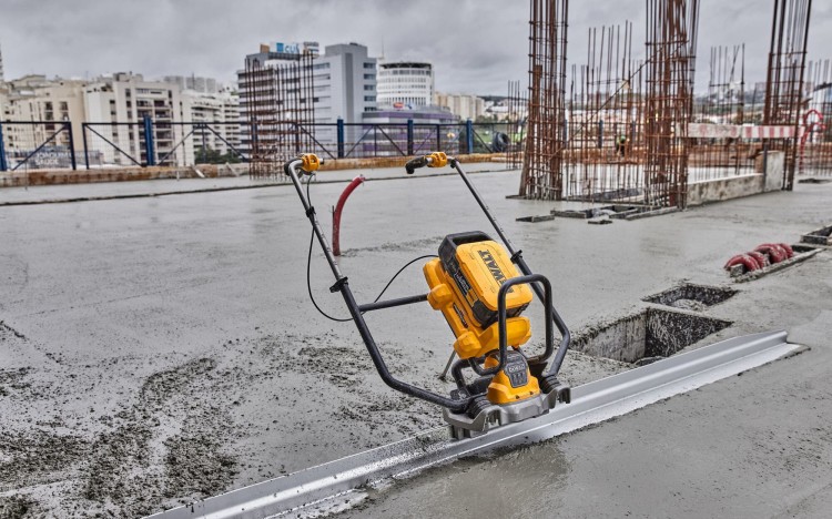 DeWALT DCPS330N