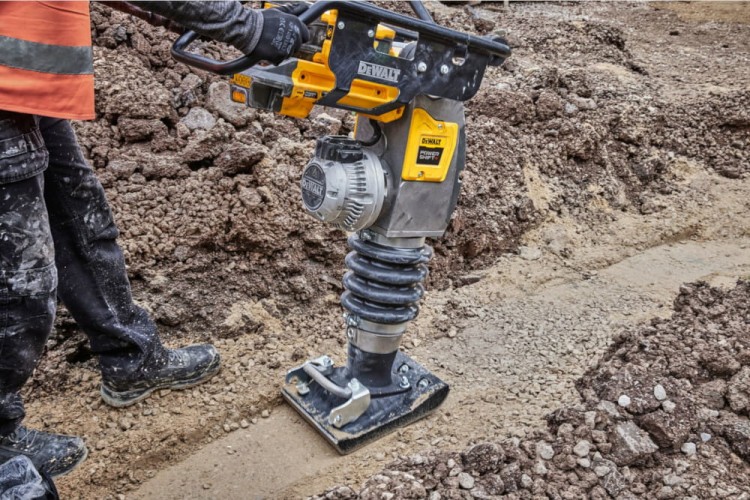 zastosowanie ubijaka DeWALT DCPS660