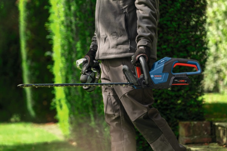 zastosowanie sekatora akumulatorowego  BOSCH GHE 18V-50