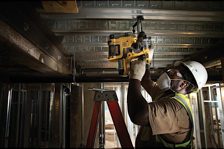 zastosowanie młotowiertarki 18V DEWALT DCH273