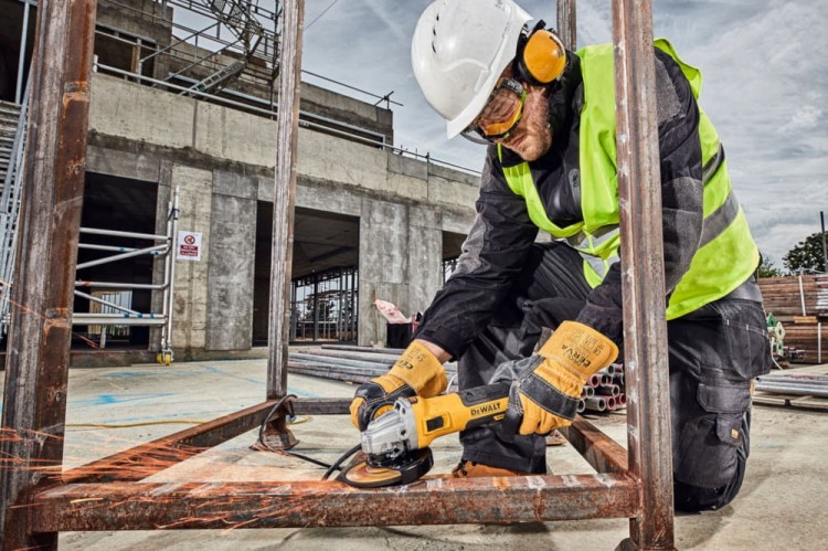 Szlifierka kątowa DeWALT DWE4357 zastosowanie