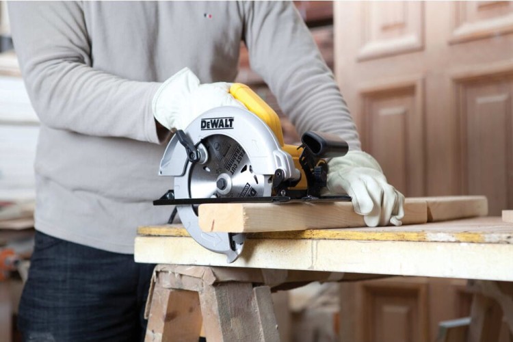 Pilarka tarczowa DeWALT DWE560 zastosowanie