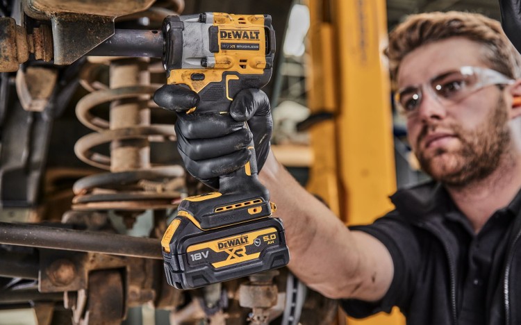 Klucz udarowy DeWALT DCF923N
