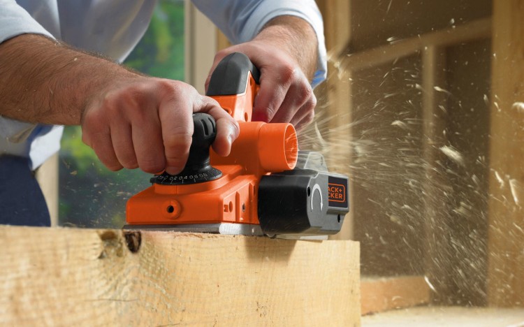 Strug Black Decker KW750K