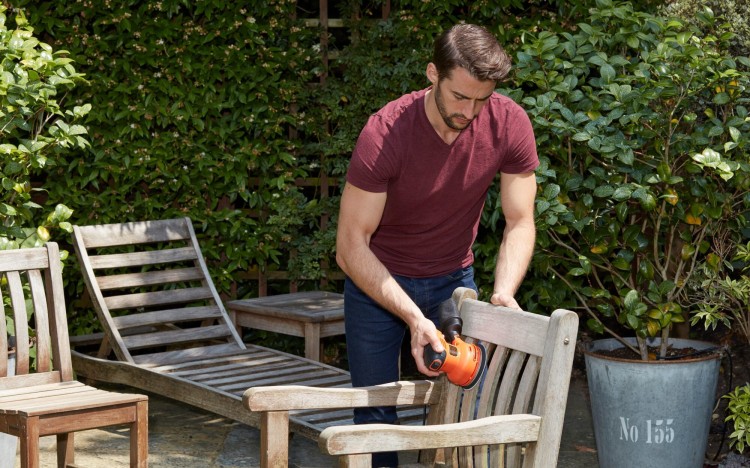 Szlifierka Black Decker BEW210