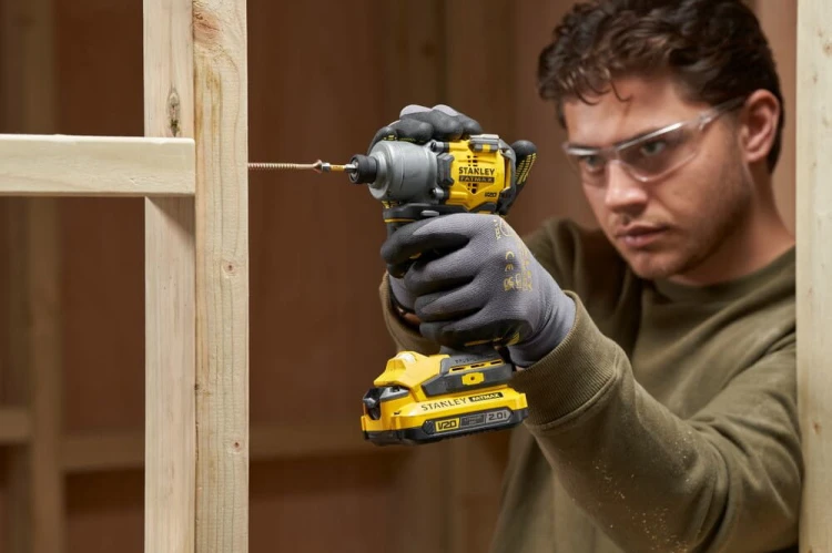 Zakrętarka STANLEY SFMCF830 zastosowanie