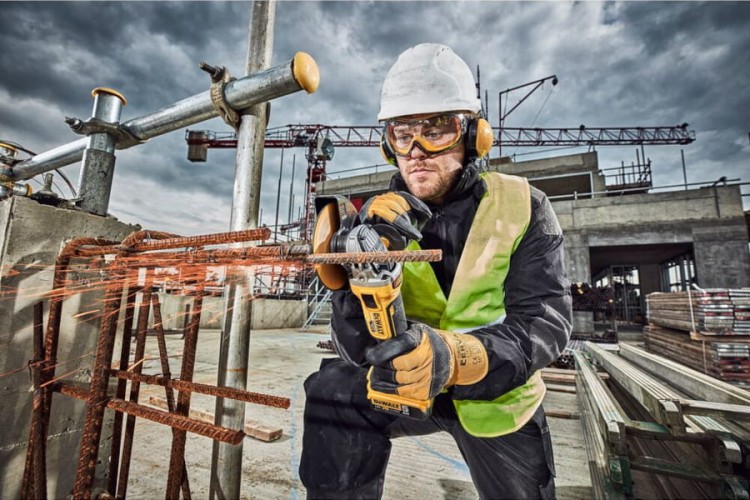 Szlifierka kątowa akumulatorowa DeWALT DCG405 zastosowanie