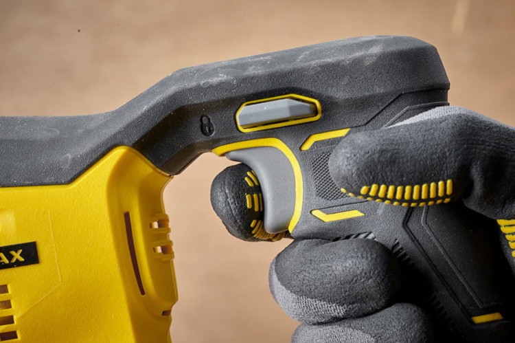 Piła szablasta STANLEY SFMCS300B