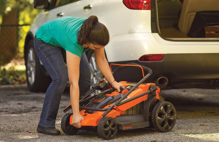 Kosiarka elektryczna z koszem LM2000 Black Decker