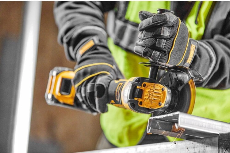 Szlifierka kątowa DeWALT DCG409VSNT  - Zastosowanie