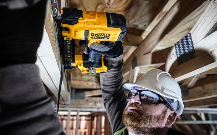 DeWALT DCN701N