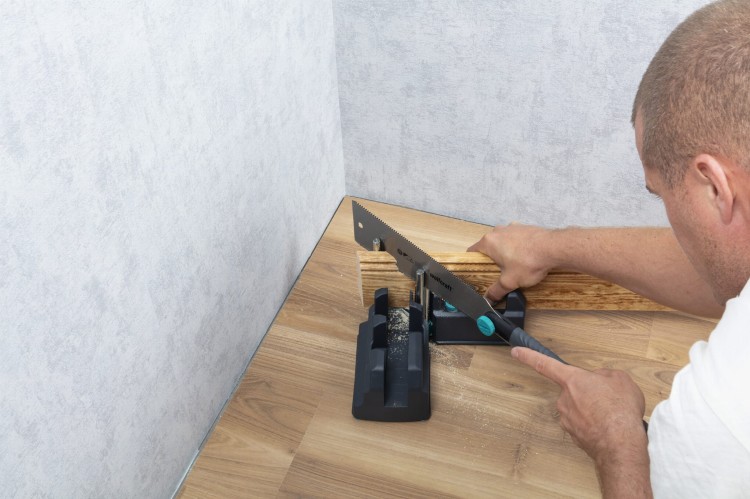 Zastosowanie przymiaru do listew Wolfcraft 6948200