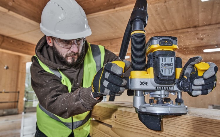 Frezarka 18V DeWALT DCW620