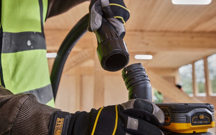 Frezarka górnowrzecionowa DeWALT DCW620 Systemem AirLock