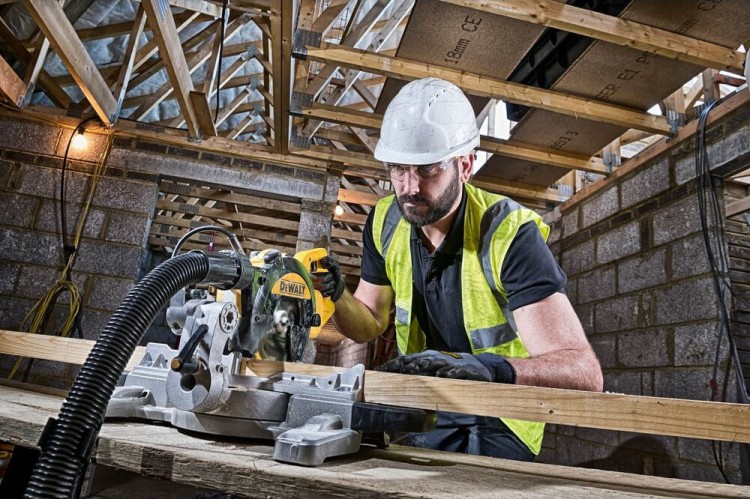 DeWALT DWS774 Pilarka ukosowa zastosowanie