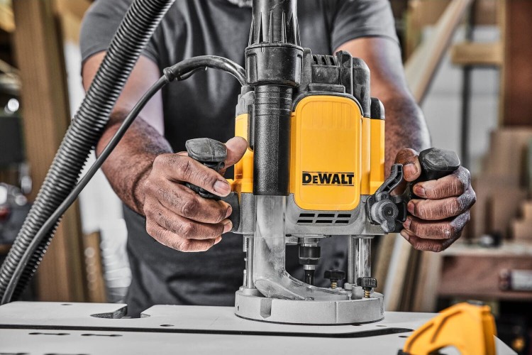 Frezarka górnowrzecionowa DeWALT DWE625KT zastosowanie