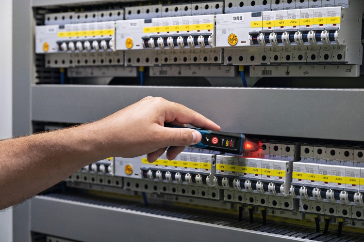 zastosowanie testera napięcia Bosch GVD 1000-17