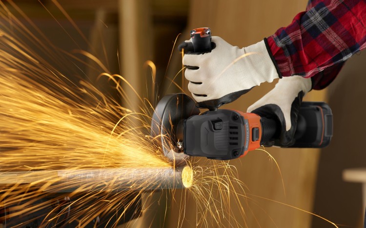 Szastoso0wanie szlifierki kątowej akumulatorowej BLACK DECKER BCG6L8