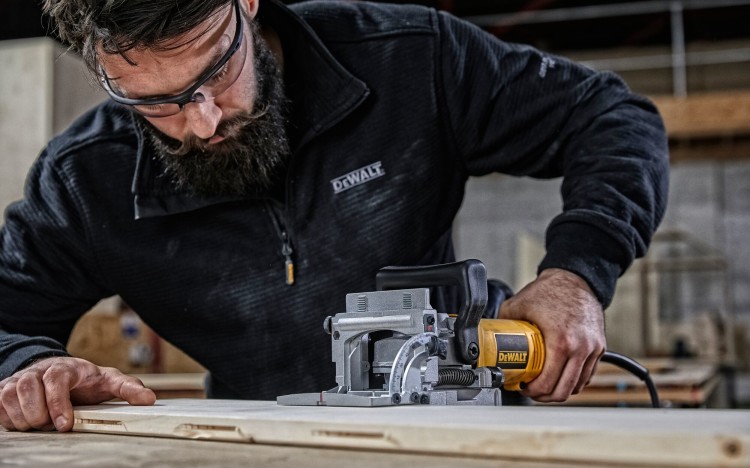 Frezarka do połączeń na lamelki DEWALT 600W