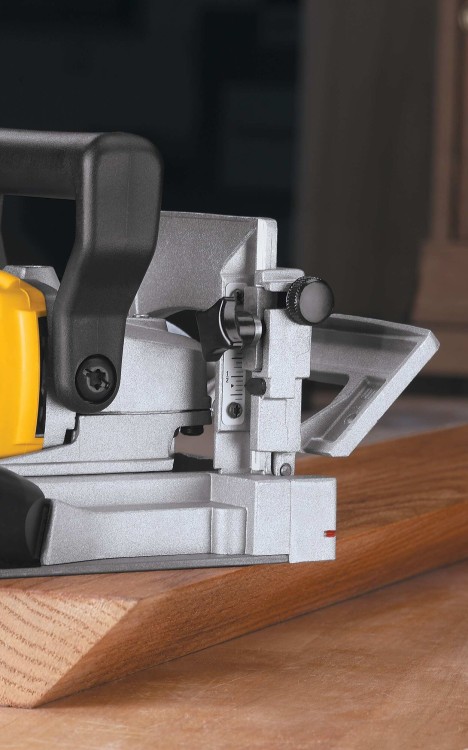 zastosowanie DEWALT DW682K