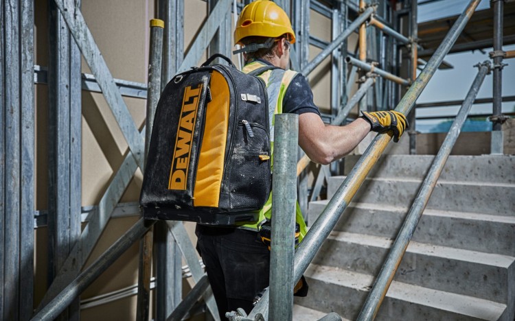 zastosowanie plecaka na narzędzia DEWALT DWST81690-1