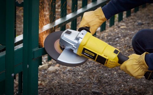 zastosowanie szlifierki kątowej sieciowej 230mm STANLEY FME841