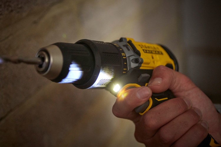 zastosowanie wkrętarki Stanley SFMCD715