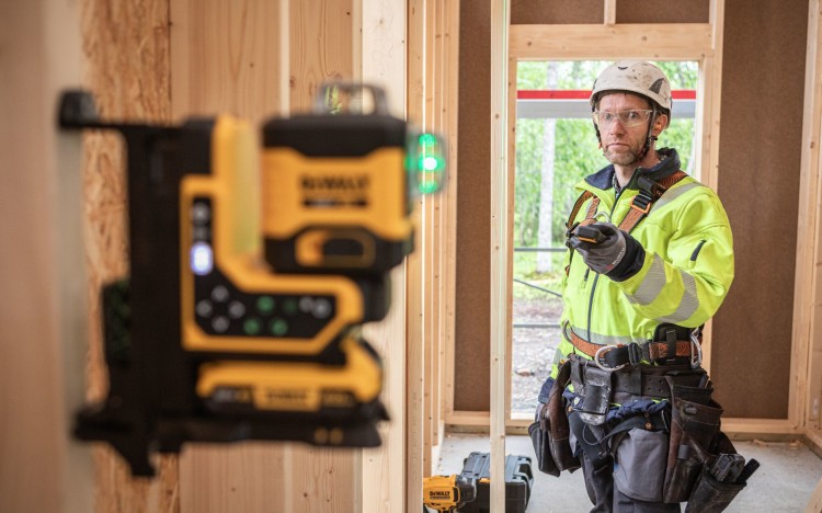 zastosowanie lasera z wiązką zieloną 3x360° DEWALT DCLE34035D1