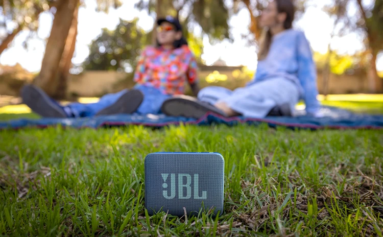 zastosowanie głośnika wodoodpornego JBL GO Essential 2