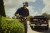 zastosowanie nożyc do żywopłotu akumulatorowych DeWALT DCMHT562