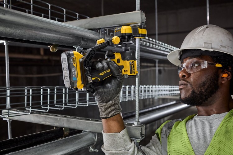 zastosowanie przystawki DEWALT IMPACT CONNECT