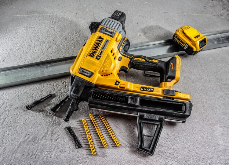 zastosowanie gwoździ DEWALT DCN890