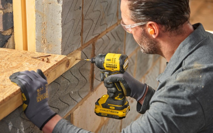 zastosowanie zakrętarki udarowej akumulatorowej 18V V20 body Stanley SFMCF811
