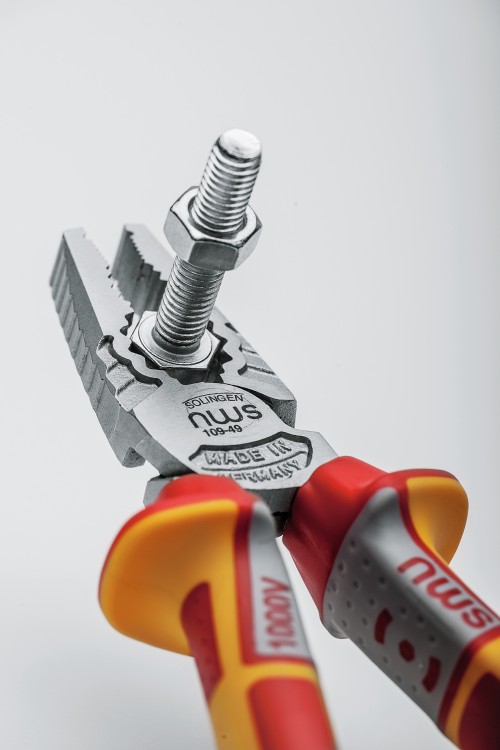 Szczypce uniwersalne o zwiększonym przełożeniu CombiMax VDE 205mm NWS 109-49VDE-205