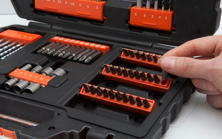 Wiertła bity i nasadki 76el. w walizce BLACK DECKER A7231
